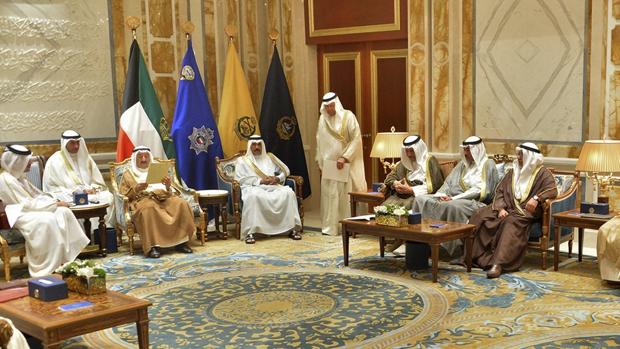 El ministro de Asuntos Exteriores qatarí entregó a Kuwait, mediador en la crisis diplomática abierta entre Doha y varios países árabes, su respuesta a las exigencias de Arabia Saudí, Emiratos, Egipto y Baréin