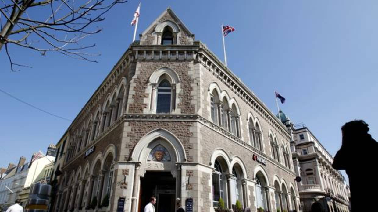 Fachada del Banco Nacional de Westminster en St. Helier, capital de Jersey