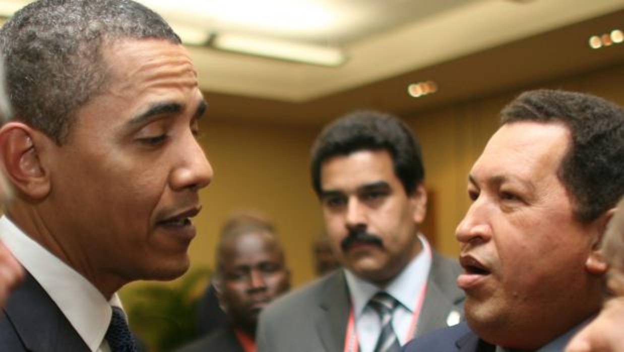 Obama, con Chávez y Maduro en 2009, durante un encuentro internacional celebrado en Colombia