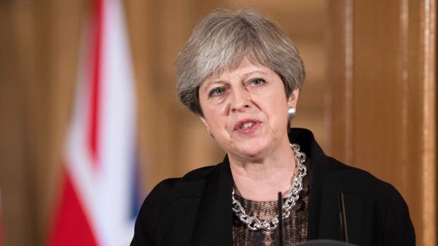 May aparta a una diputada por defender el Brexit con una expresión racista