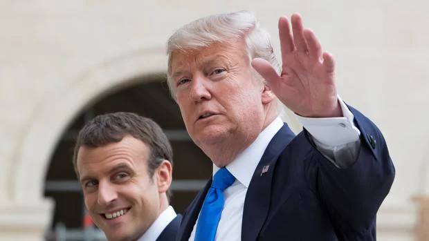 Donald Trump junto a Enmanuel Macron