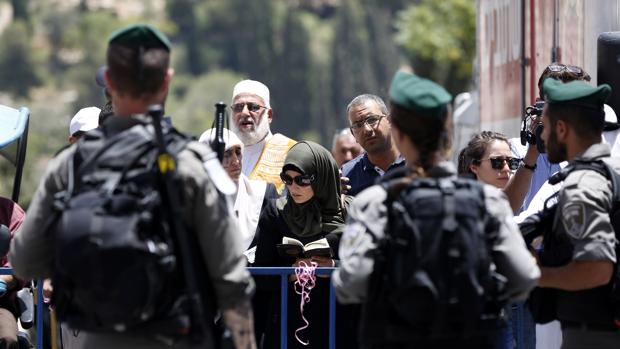 Israel reabre la Explanada de las Mezquitas con nuevas medidas de seguridad que rechazan los palestinos