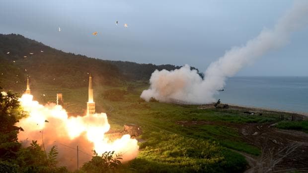 Lanzamiento de un misil desde la costa este de Corea del Sur