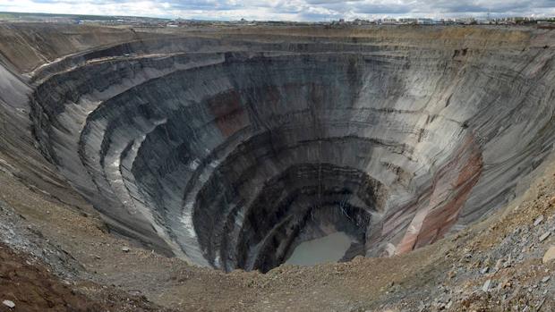 Rescatados casi todos los mineros desaparecidos en una explotación de diamantes de Siberia