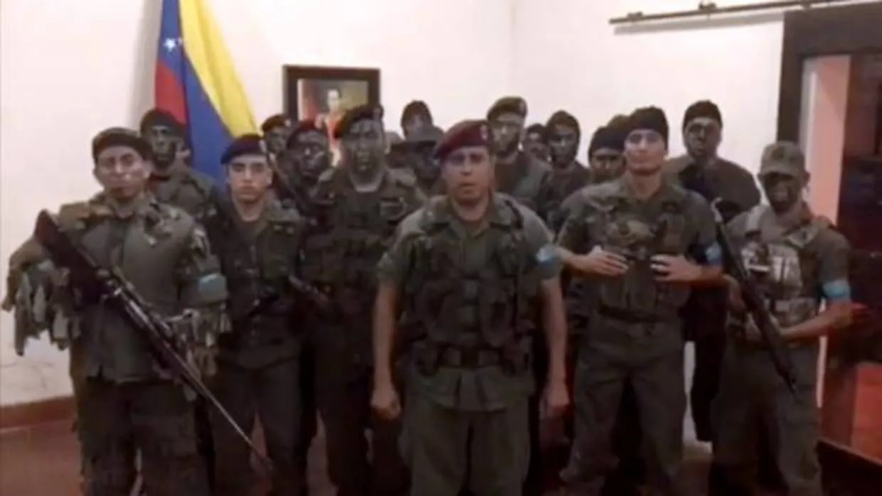 Juan Caguaripano Scott, excapitán de la Guardia Nacional Bolivariana (GNB), en el centro de la imagen