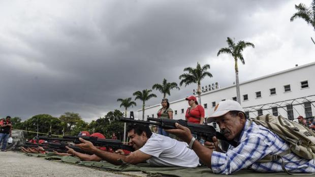 El chavismo amenaza a los civiles que no participen en las maniobras