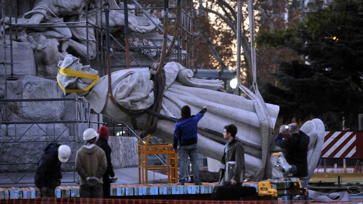 Buenos Aires retiró en 2014 una estatua de Colón por motivos semejantes