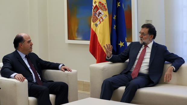 España promete más presión de la UE sobre Maduro para forzarle a negociar