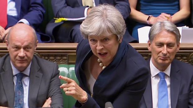 Theresa May defiende la necesidad de controlar la inmigración tras el Brexit