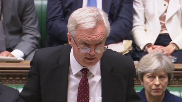 Davis advierte que rechazar la ley de retirada de la UE supondría apoyar un Brexit «caótico»