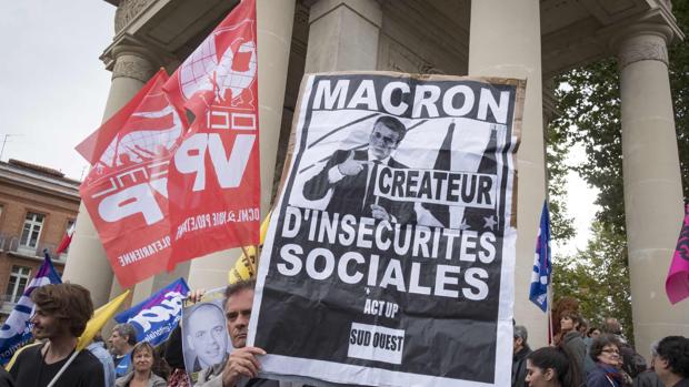 Macron, en horas bajas, se enfrenta hoy a su primera huelga sindical