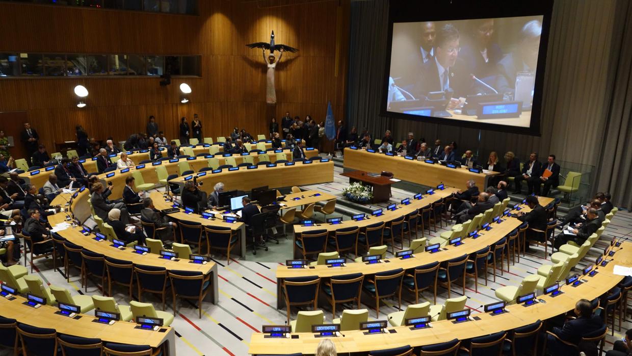 Ceremonia de firma del tratado contra las armas nucleares en la sede de la ONU