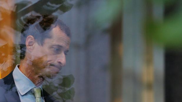 El excongresista Weiner es condenado a 21 meses de prisión por mandar mensajes sexuales a una menor