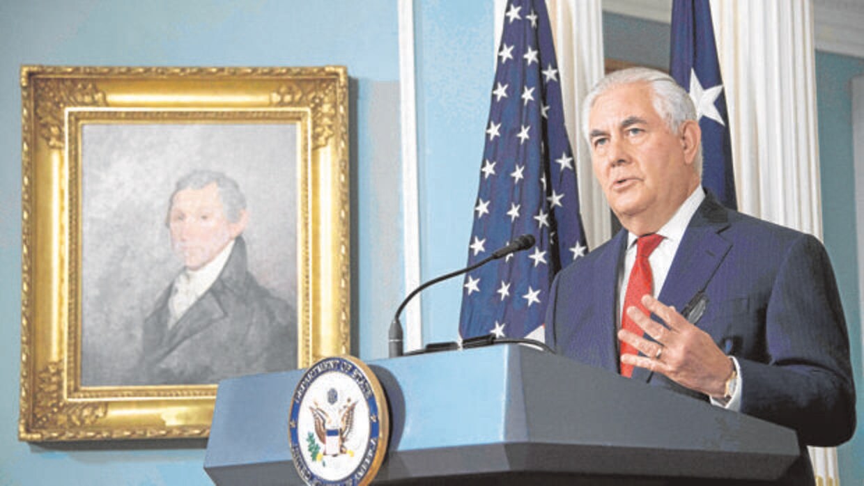 El secretario de Estado, Rex Tillerson, hoy, durante una declaración ante la prensa en Washington