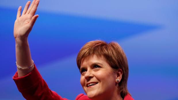 Sturgeon aplaza un nuevo referéndum de independencia en Escocia hasta que se aclare el Brexit