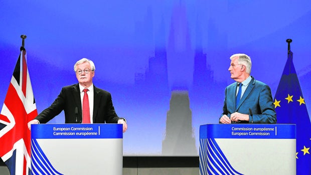 Barnier considera que el Brexit está en un callejón sin salida