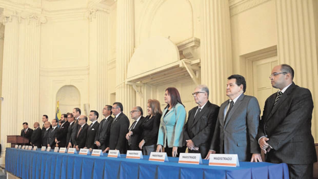 Los magistrados del Tribunal Supremo «legítimo« de Venezuela, en la sede de la OEA