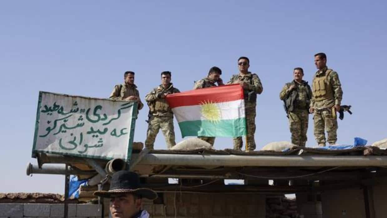 Soldados peshmergas kurdos toman posiciones en el entorno de Kirkuk