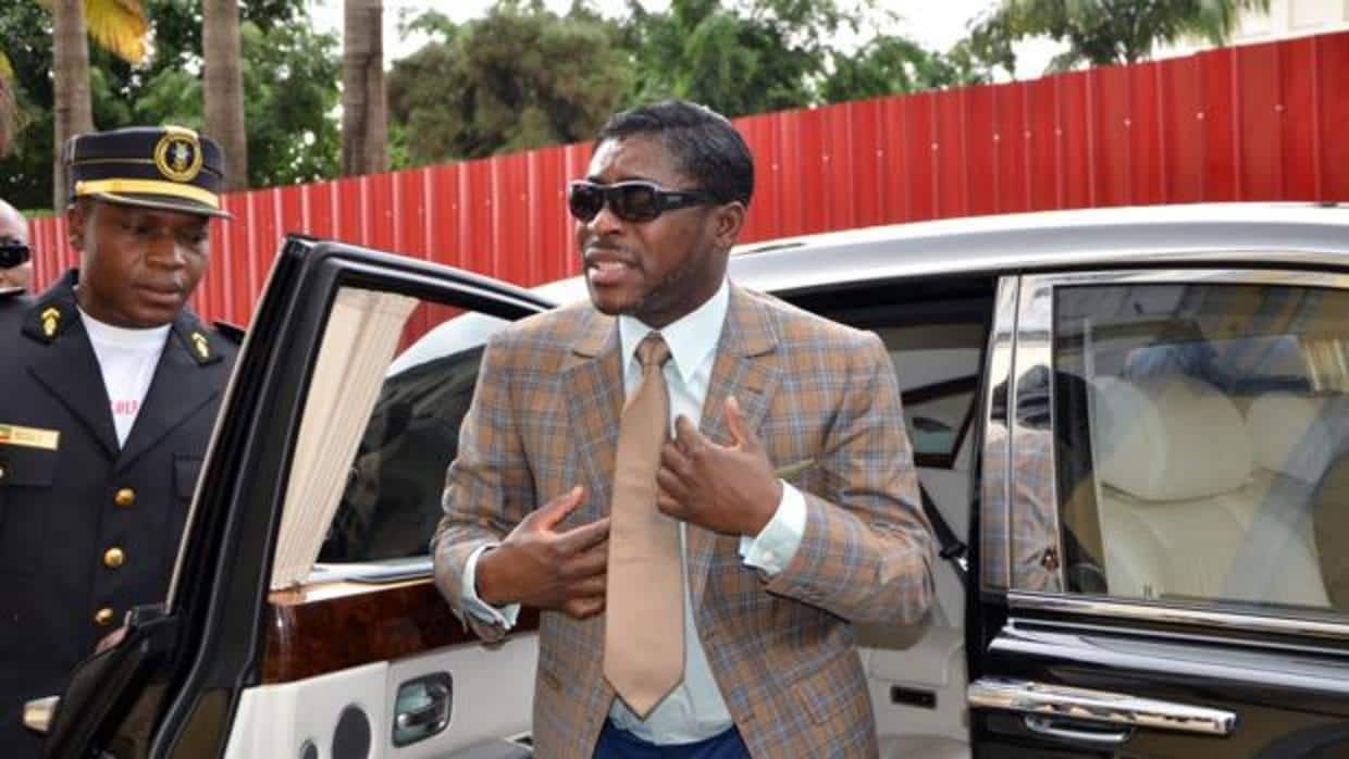 Teodorín Obiang, saliendo de uno de sus coches