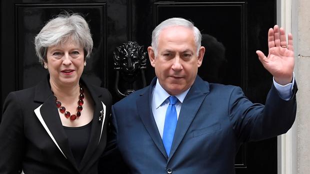 May afirma, ante Netanyahu, que los «asentamientos ilegales» son un «obstáculo» para la paz