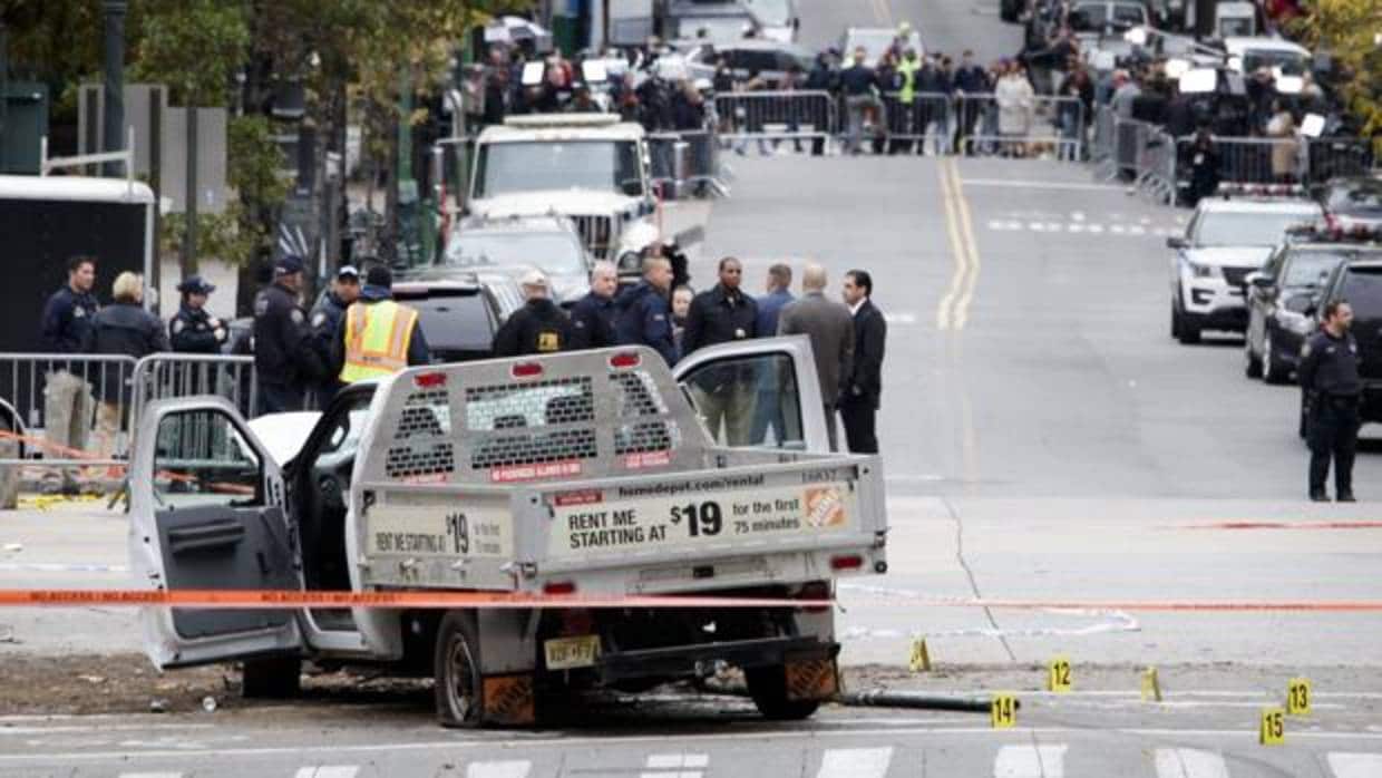 En la imagen , la furgoneta que causó la muerte esta semana a ocho personas en Manhattan