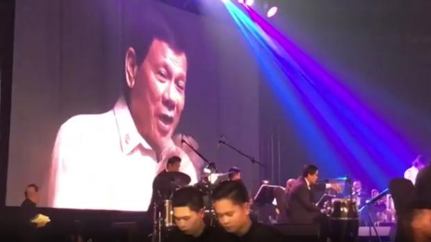 Duterte canta para Trump en Manila