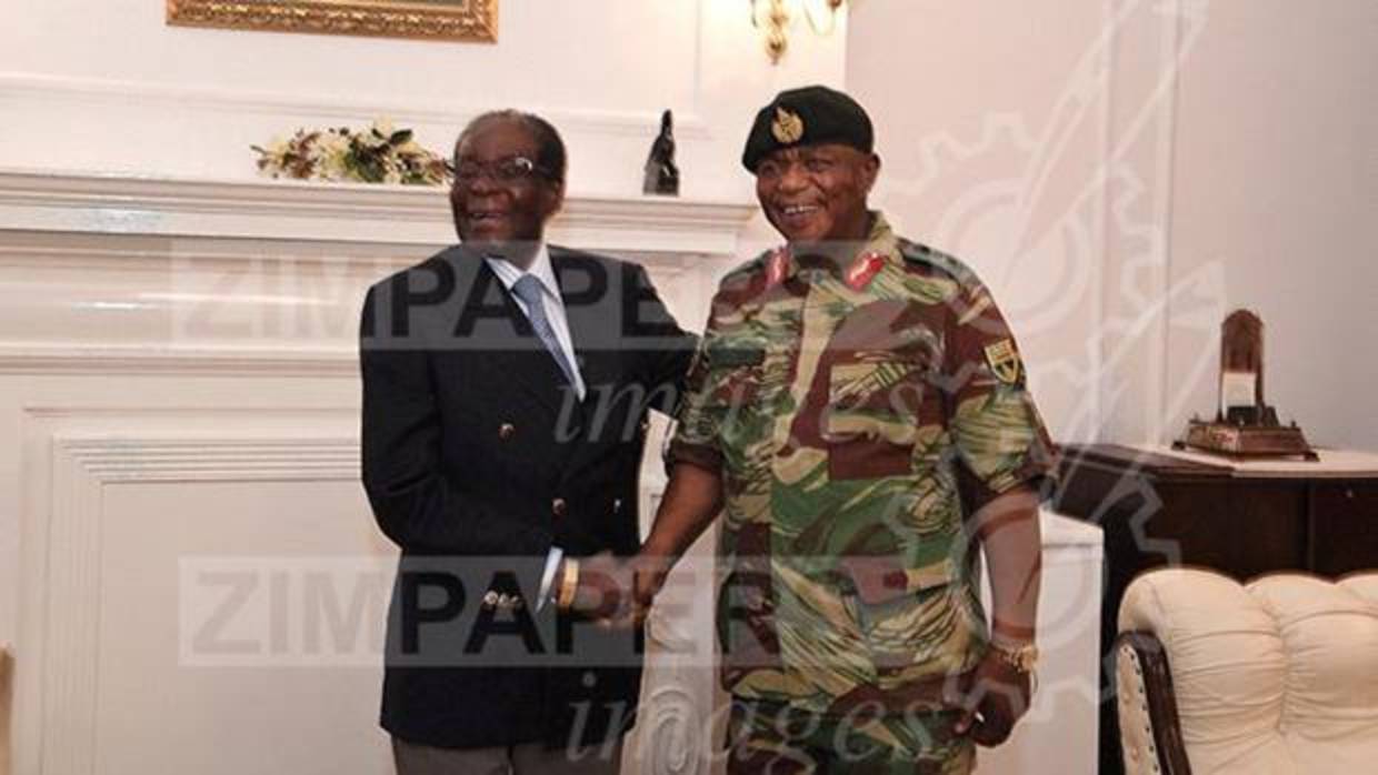 Mugabe hace su primera aparición pública en Zimbabue desde el golpe militar