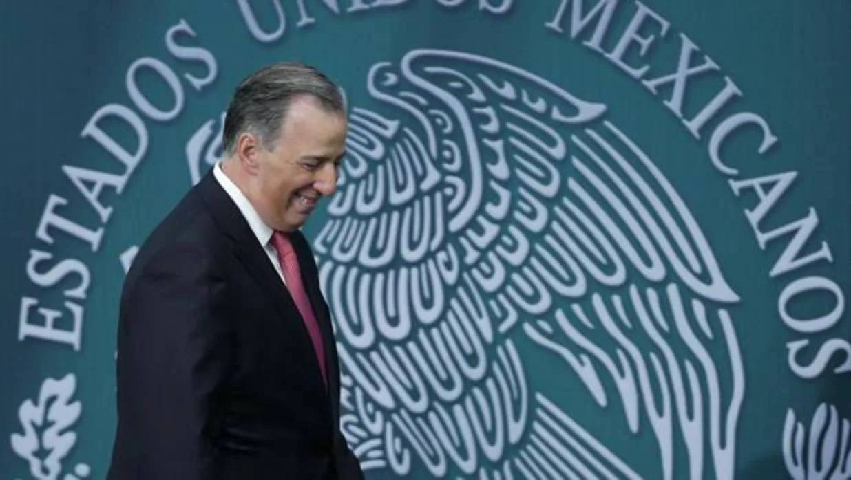 El ex secretario mexicano de Hacienda, José Antonio Meade, ha participado este lunes en un acto en la residencia de los Pinos, en Ciudad de México, donde ha anunciado su precandidatura para liderar el PRI