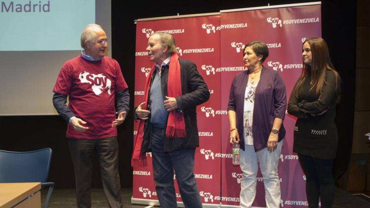Antonio Ledezma (i) y Diego Arria, durante la presentación de la plataforma opositora Soy Venezuela, la semana pasada en Madrid