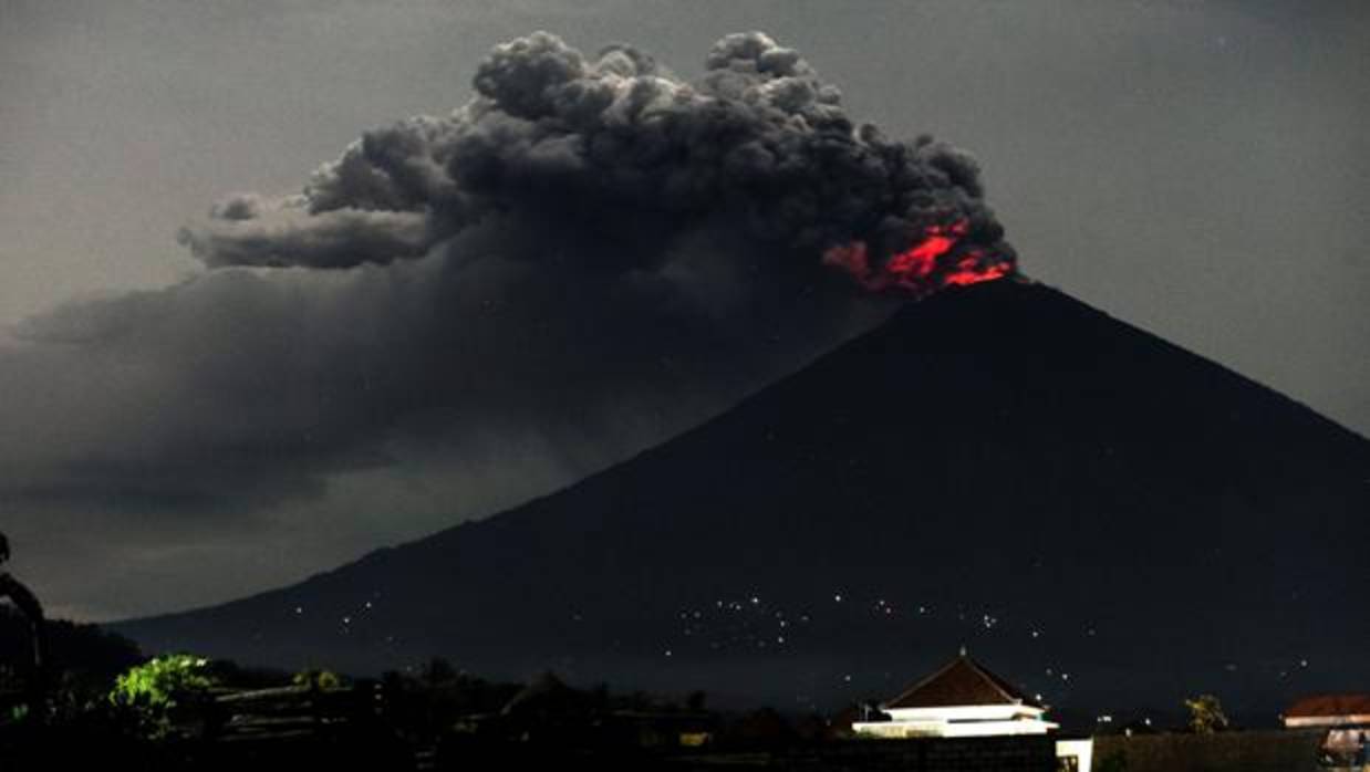 La alerta por las erupciones volcánicas ha bajado hasta nivel naranja