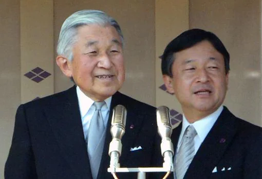 El emperador Akihito y su hijo Naruhito