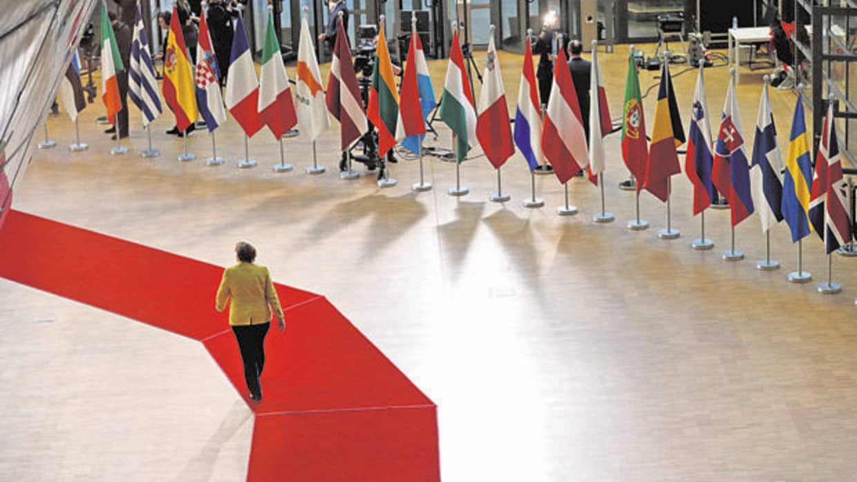 La canciller Merkel, a su llegada a la cumbre en Bruselas