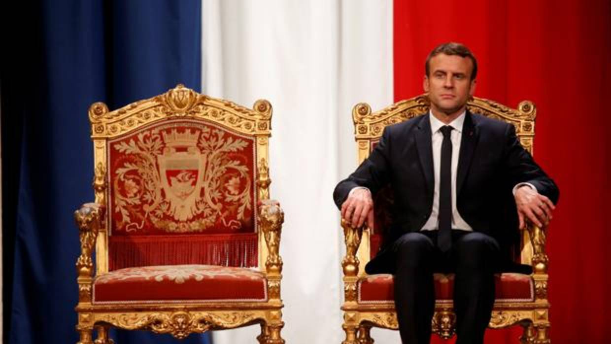 «Macron siempre quiere tener la última palabra como un monarca autoritario»