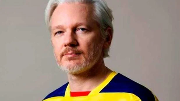 Ecuador concede la nacionalidad a Assange tras pasar casi seis años recluido en la Embajada de Londres