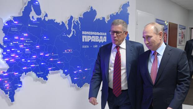 Putin aprovecha un encuentro con directores de medios para atacar a EE.UU