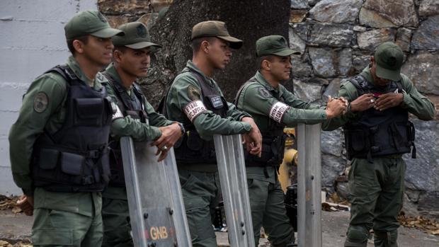 El régimen de Maduro no entrega a los familiares el cadáver del policía Óscar Pérez