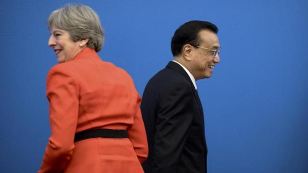 May busca en China un aliado comercial tras el Brexit