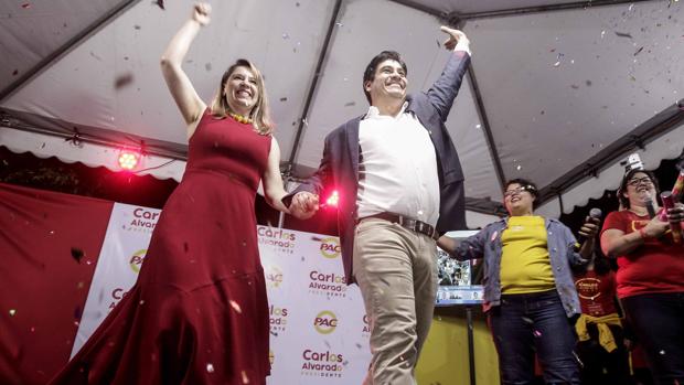 El evangélico Fabricio Alvarado gana la primera ronda en las elecciones en Costa Rica