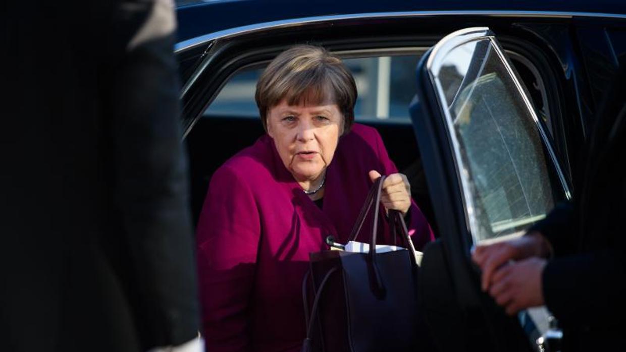 Angela Merkel, a su llegada a la sede de la CDU para las negociaciones con el SPD para formar gobierno, este martes en Berlín