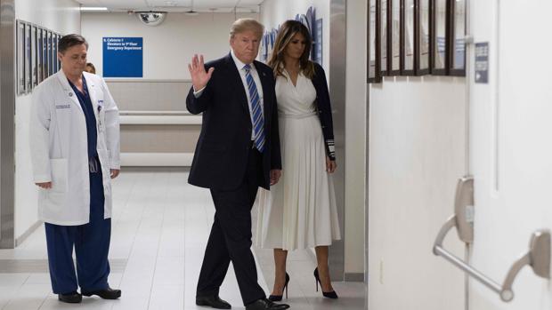 Trump visita el hospital donde se recuperan los heridos en el tiroteo de Florida