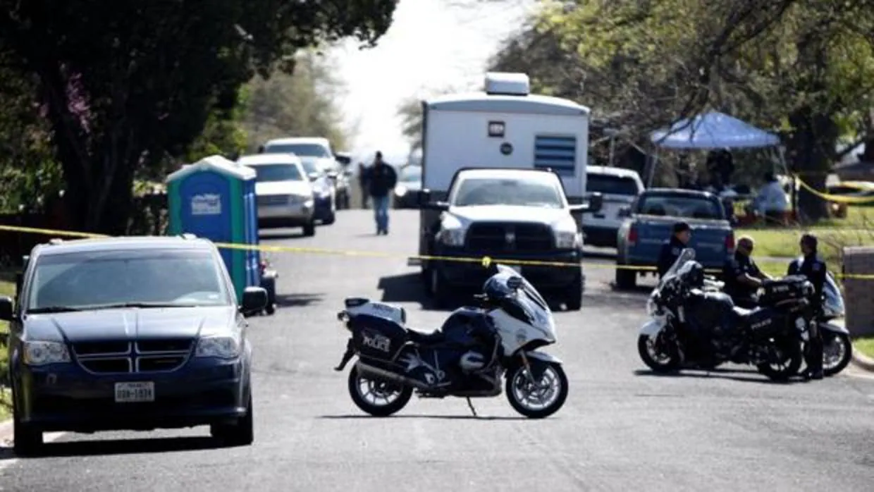 Un muerto y dos heridos al explotar dos poderosos explosivos en Texas en posibles atentados racistas