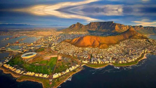 El parlamento de Sudáfrica respalda la expropiación de tierras sin compensación