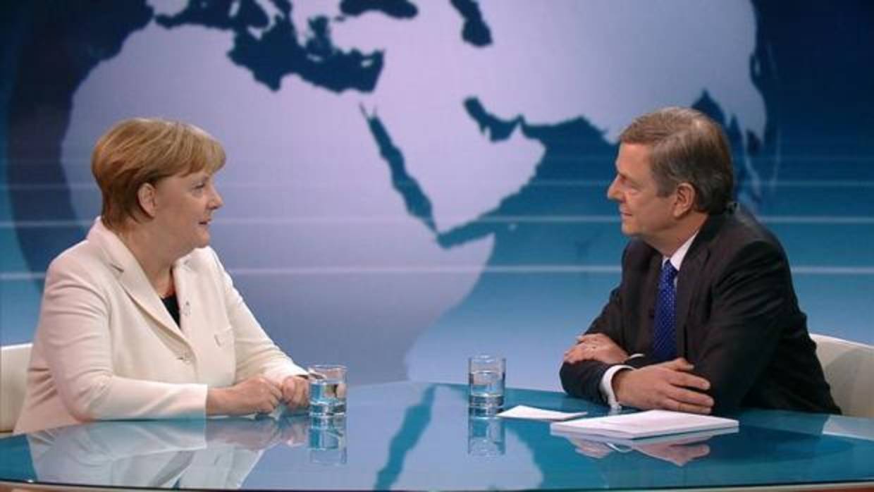 La canciller Angela Merkel, durante la entrevista con la ZDF