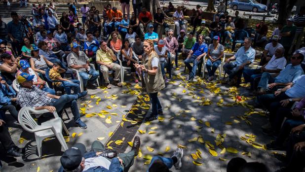 El frente opositor de Venezuela exige elecciones limpias en más de 300 asambleas