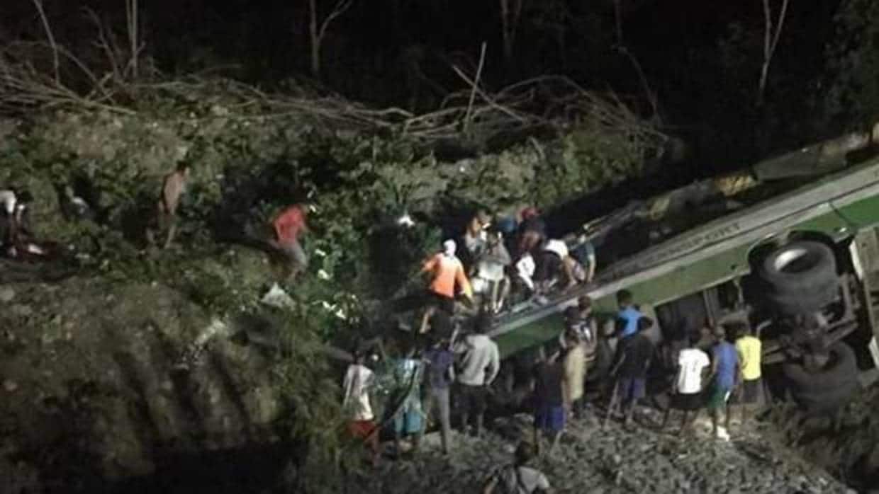 Un autobús repleto de pasajeros se ha precipitado por un barranco en Filipinas