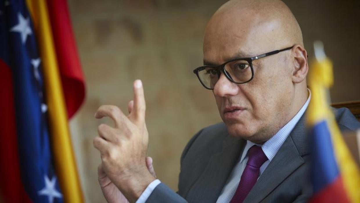 Jorge Rodríguez, entrevistado este jueves en la residencia del embajador de Venezuela en Madrid
