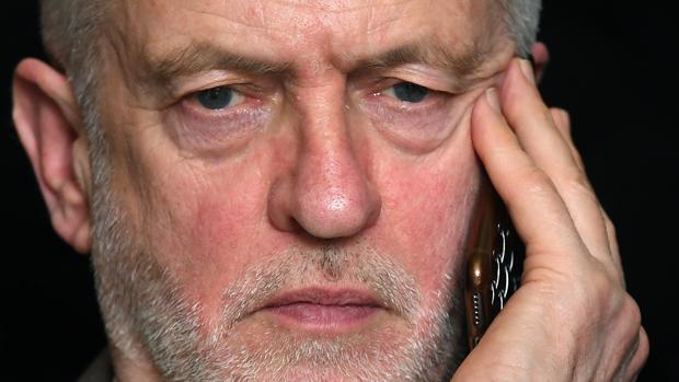 Jeremy Corbyn, acusado de ser el «estandarte de la cultura antisemita»