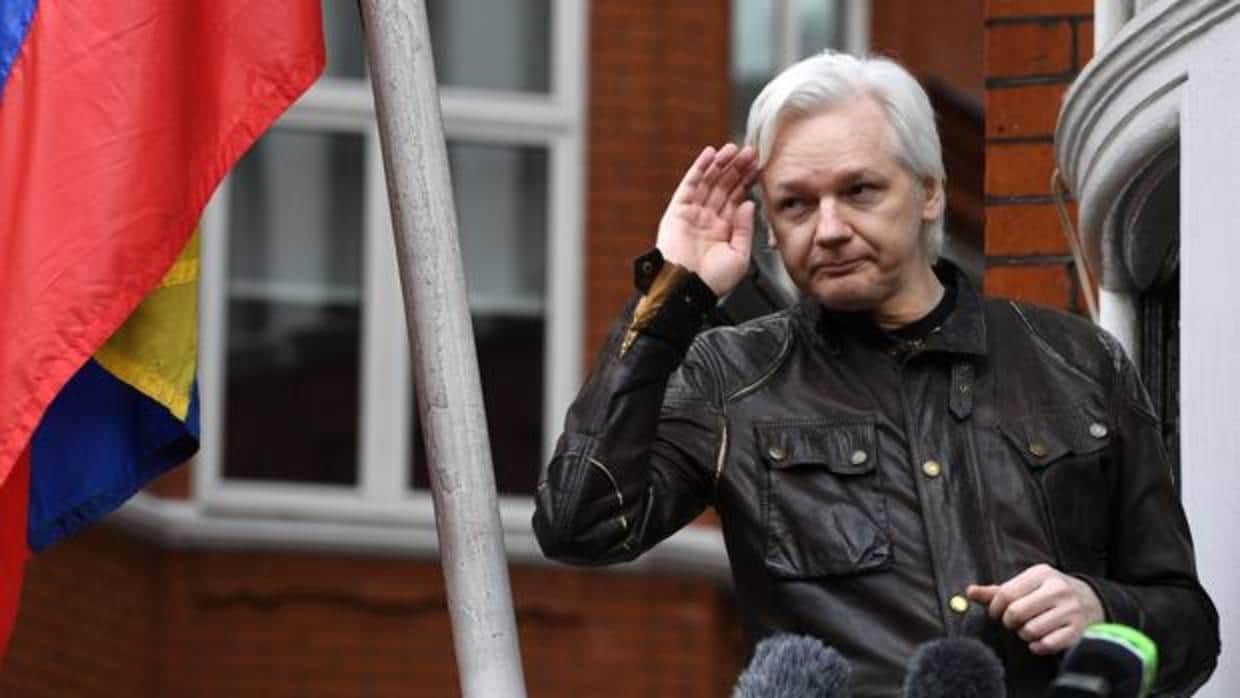 Julian Assange, en la Embajada de Ecuador en Londres, en una foto del 19 de mayo de 2017