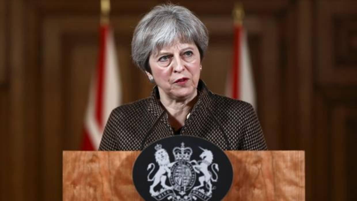 Theresa May, este sábado en Downing Street tras el ataque en Siria