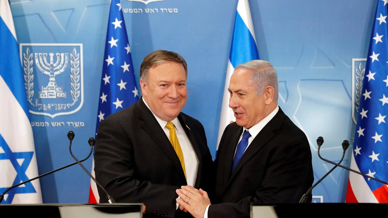 Mike Pompeo junto al presidente de Israel, Benjamin Netanyahu